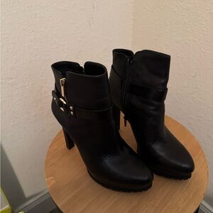 Gianni Bini Black Heeled Boots with Chunky Heel